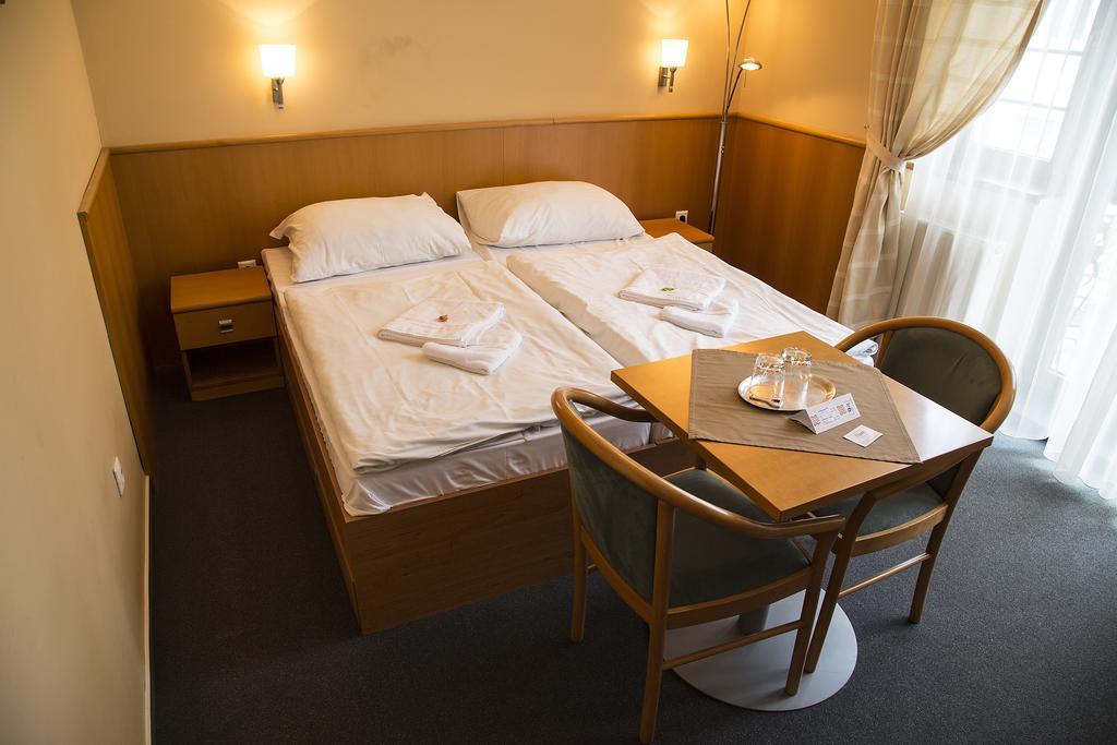 Penzion Franko Zvolen Habitación foto
