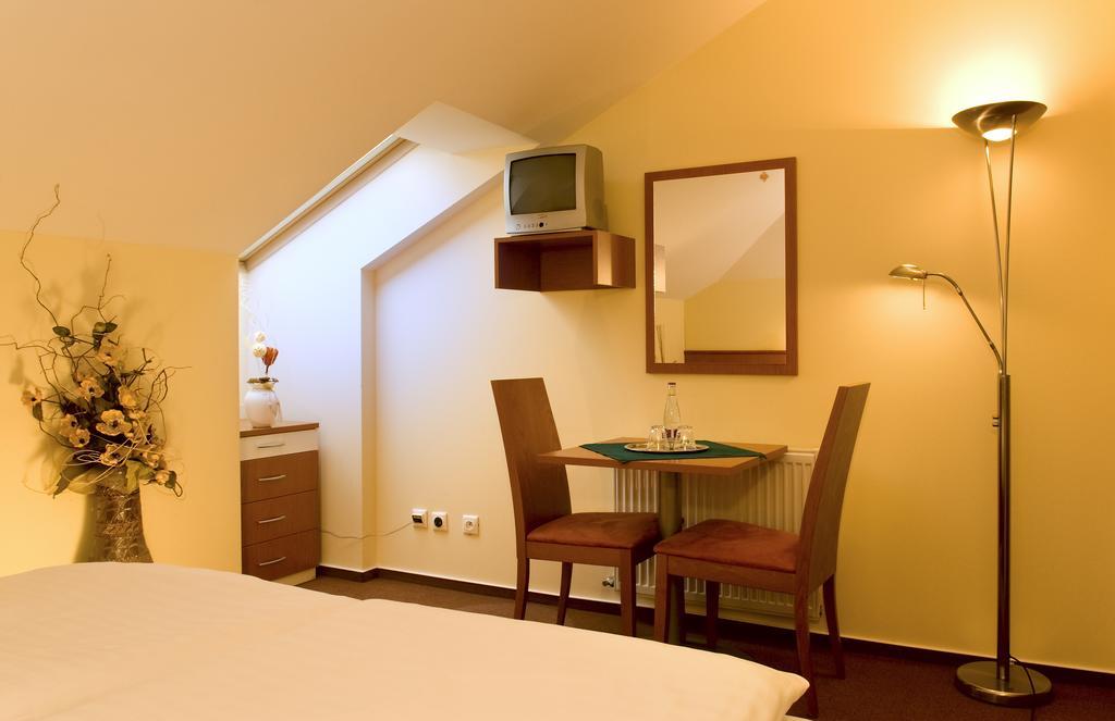 Penzion Franko Zvolen Habitación foto
